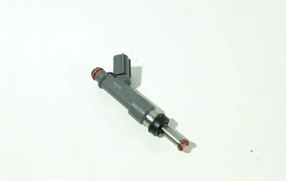 Toyota C-HR I Fuel injector 232500T110 263012123