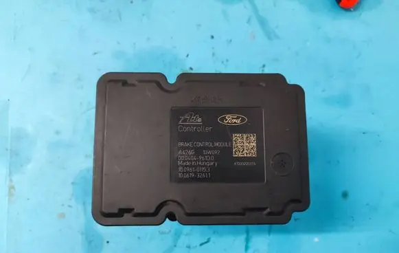 Mazda 3 II ABS Pump 8V612C405AG 10021204584 K1900