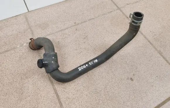 Peugeot 206+ Engine coolant pipe/hose