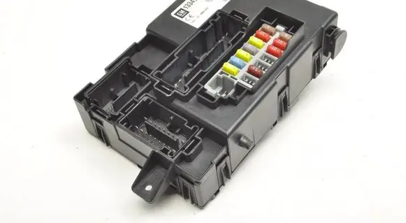 Opel Meriva B Fuse box set 13349934
