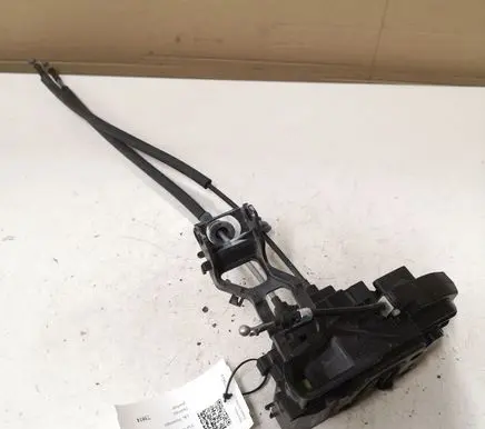 Hyundai Santa Fe Front door lock 813202B020
