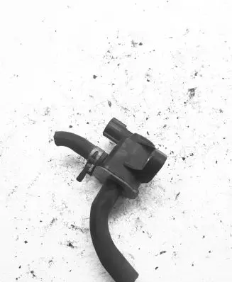 Toyota iQ Engine mount vacuum valve 9091012280