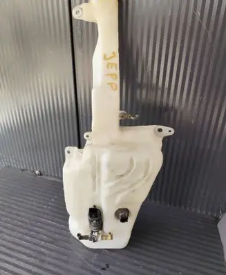Jeep Cherokee Windshield washer fluid reservoir/tank 68286794AC
