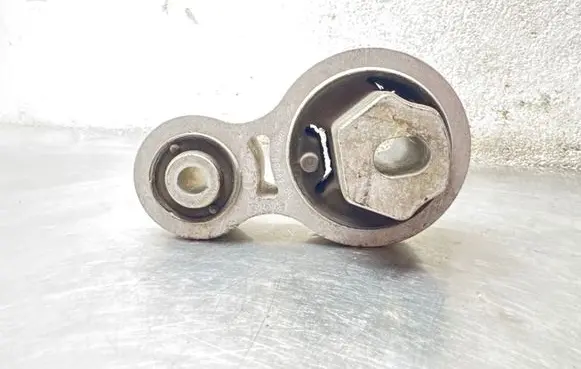 Ford Edge II Gearbox mount DP536P082
