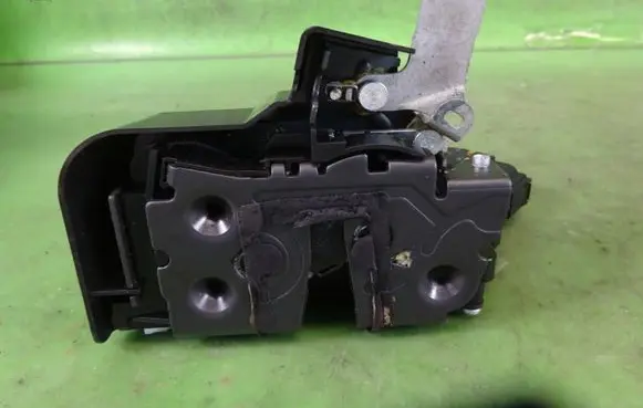 Ford Focus Rear door lock 4M5AA26412BE