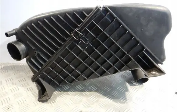 Renault Laguna III Air filter box 7700872090