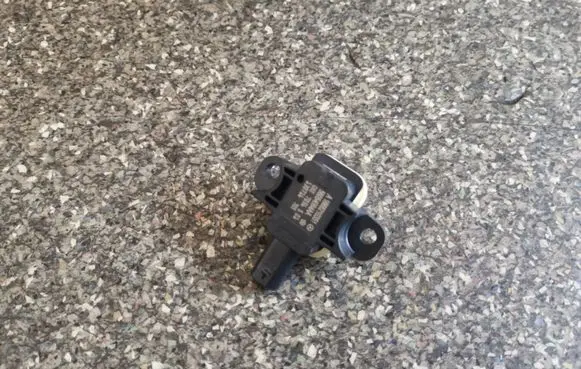 Mercedes-Benz ML W166 Airbag deployment crash/impact sensor A1668210351