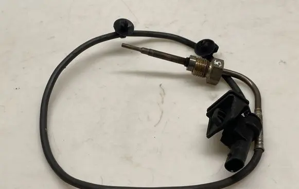 Opel Astra K Exhaust gas temperature sensor 68008000 13012547