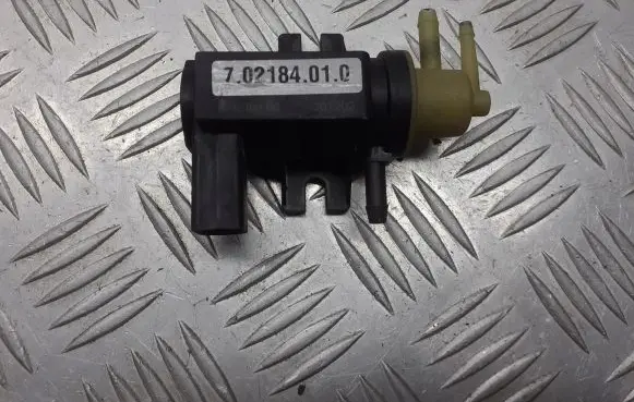 Audi A3 S3 8L Vacuum valve 702184010