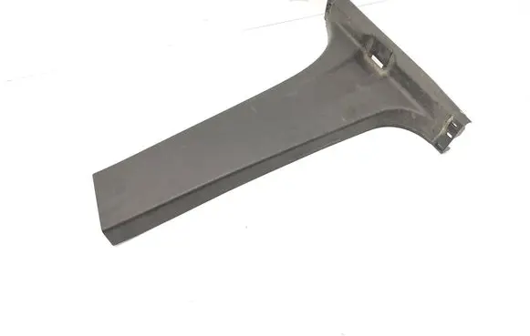 (B) pillar trim (bottom)