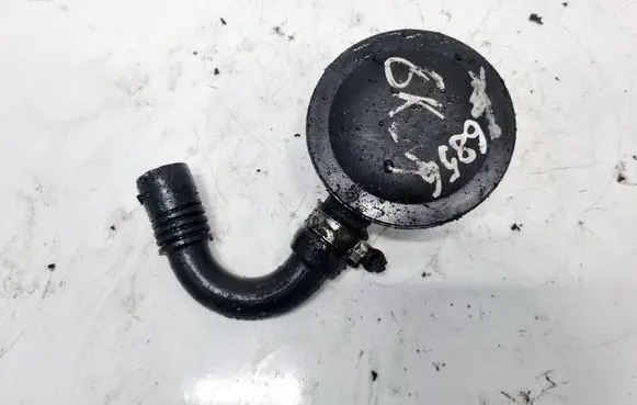 Skoda Octavia Mk1 (1U) Breather/breather pipe/hose 028129101E