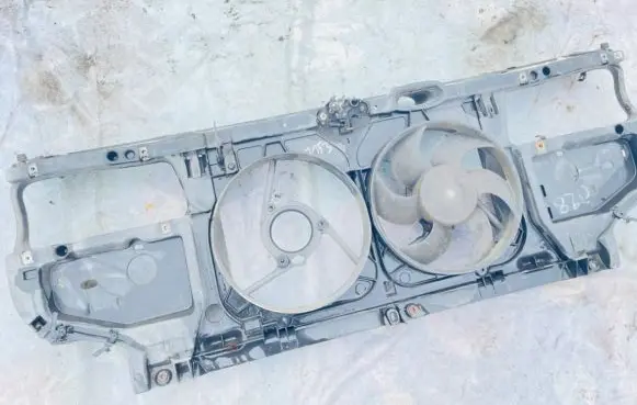 Peugeot 405 Radiator support slam panel