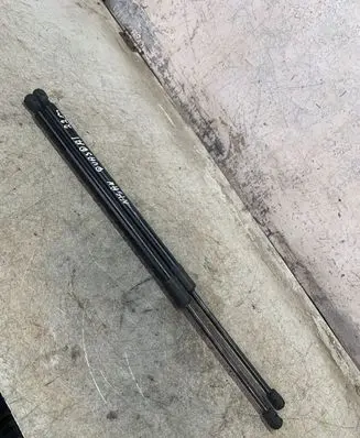 Nissan Qashqai J12 Tailgate/trunk strut/damper
