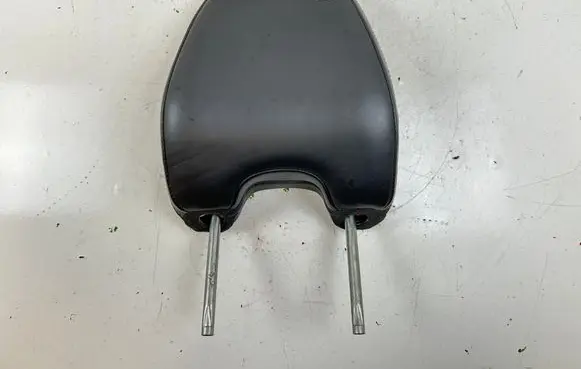 Volvo XC60 Front seat headrest 