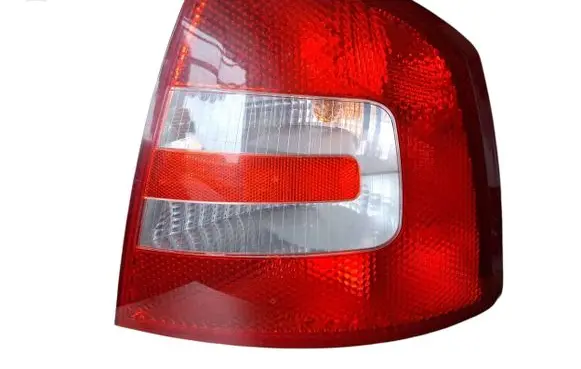 Skoda Octavia Mk2 (1Z) Rear/tail lights 1Z5945096A 1Z5945112A