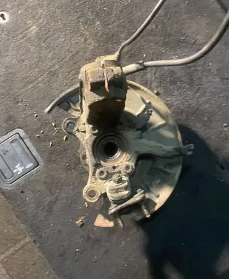 Skoda Octavia Mk2 (1Z) Front wheel hub