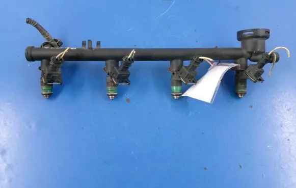 Renault Megane II Fuel main line pipe 7700107405
