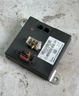 Mercedes-Benz E W211 Comfort/convenience module 2115452132