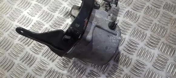 Ford Fiesta Engine mounting bracket av6q9180ca av6q-9180-ca