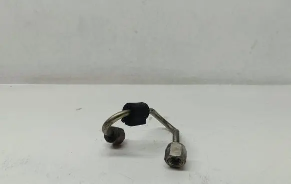 Fuel injector supply line/pipe