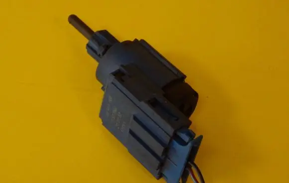Audi A4 S4 B5 8D Brake pedal sensor switch 1J0927189