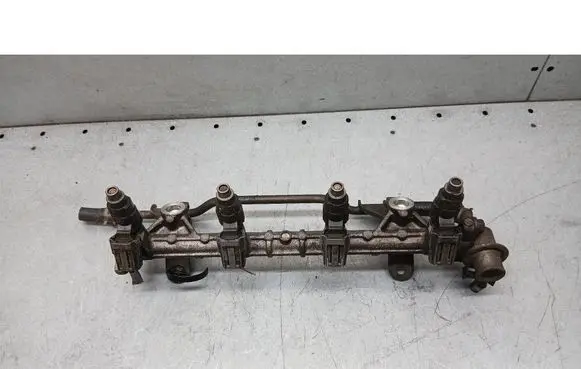 Mitsubishi Space Star Fuel injector supply line/pipe 