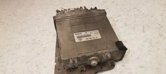 Volkswagen PASSAT B3 Engine control unit/module 0281001368 0281001369