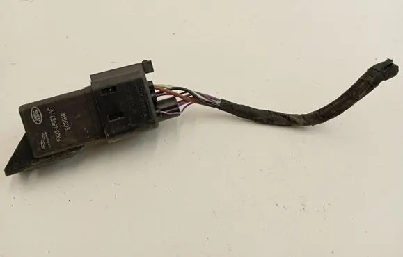 Land Rover Discovery 5 Glow plug pre-heat relay FX23189E2AC