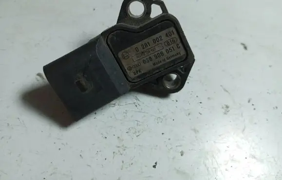 Audi A4 S4 B7 8E 8H Air pressure sensor 038906051C 0281002401