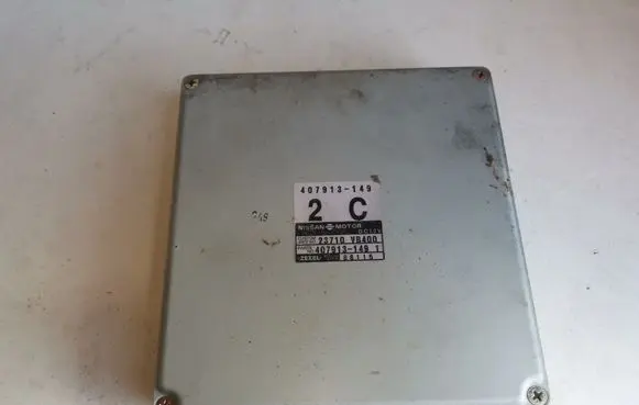 Nissan Patrol Y60 Engine control unit/module 23710VB400 407913149