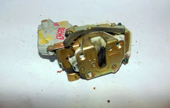 Nissan Primera Front door lock 805022F915 805522F000