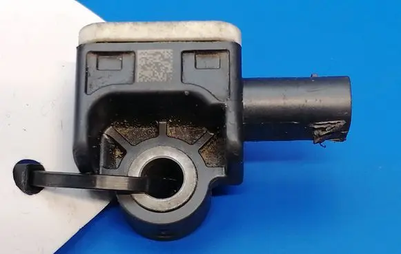 Mercedes-Benz CLA C117 X117 W117 Airbag deployment crash/impact sensor A1668210151 56054085AA