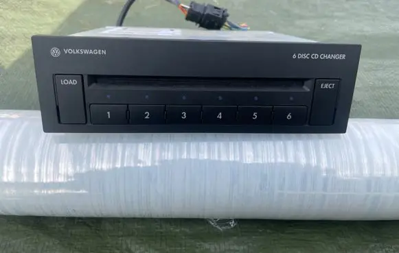 Volkswagen PASSAT B6 CD/DVD changer 3C0035110