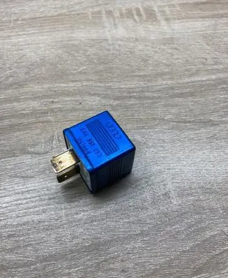 Audi A6 S6 C5 4B Other relay 8A0951253 202