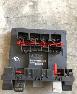 Volkswagen PASSAT B6 Fuse box set 3C0937049J H37S1301 F005V00530