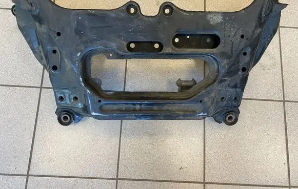 Nissan X-Trail T30 Front axle beam 544008H500 54400EQ500 544008H501