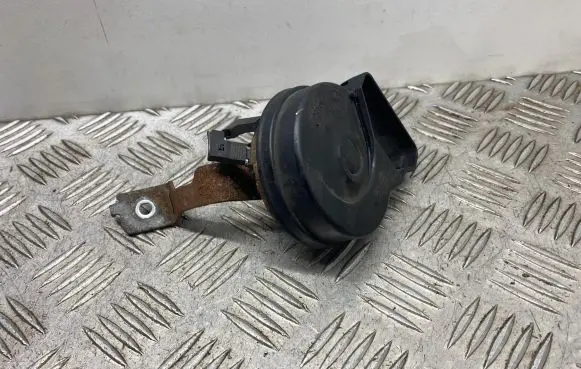 Volkswagen PASSAT B7 Horn signal A046522