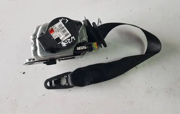 Mercedes-Benz C W205 Front seatbelt
