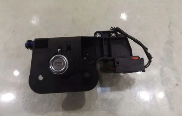 Opel Meriva A Tailgate exterior lock 