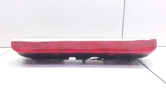 Nissan X-Trail T30 Third/center stoplight E13020708 P1842