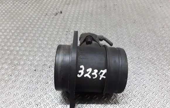 Volkswagen Touran I Mass air flow meter 0281002531 038906461B