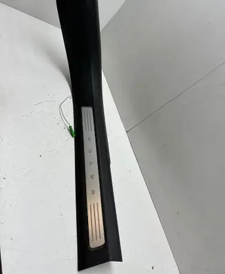 Volvo XC90 Front sill trim cover 31363642