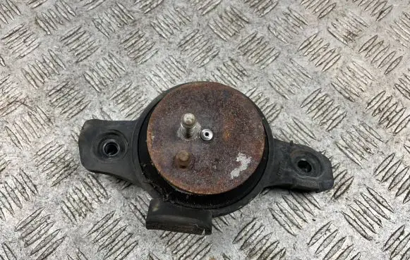 Subaru Forester SJ Engine mount bracket