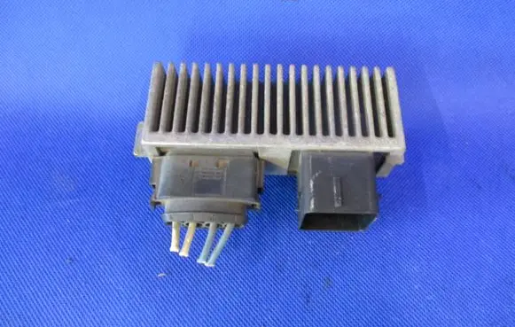 Renault Trafic III (X82) Glow plug pre-heat relay 8200558438A RCS812