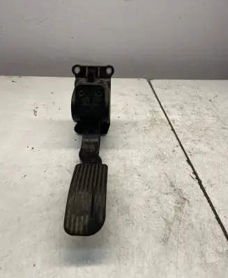 Mercedes-Benz Sprinter W906 Accelerator throttle pedal A9063000304 0280755025