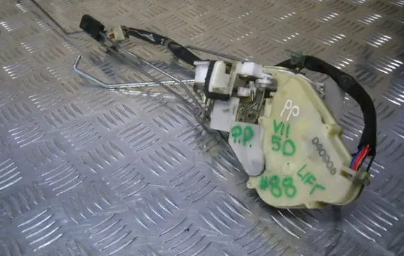 Honda Civic Front door lock