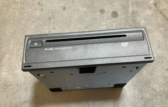 Audi A5 8T 8F Navigation unit CD/DVD player 4E0919887M 4E0910888E