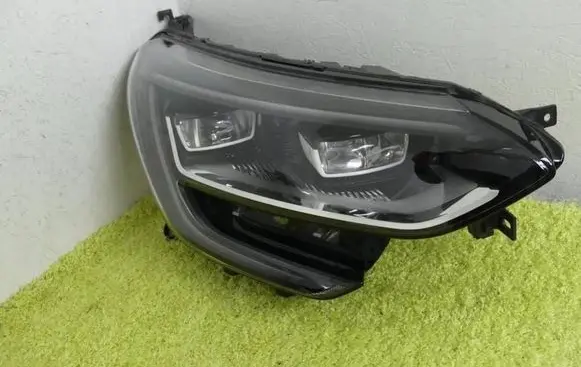 Renault Megane IV Headlight/headlamp 260100932r