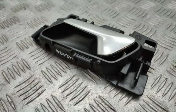 Peugeot 2008 II Front door interior handle