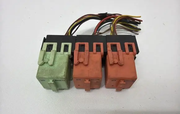 BMW 5 E60 E61 Other relay V23134J52X344 1742 1263